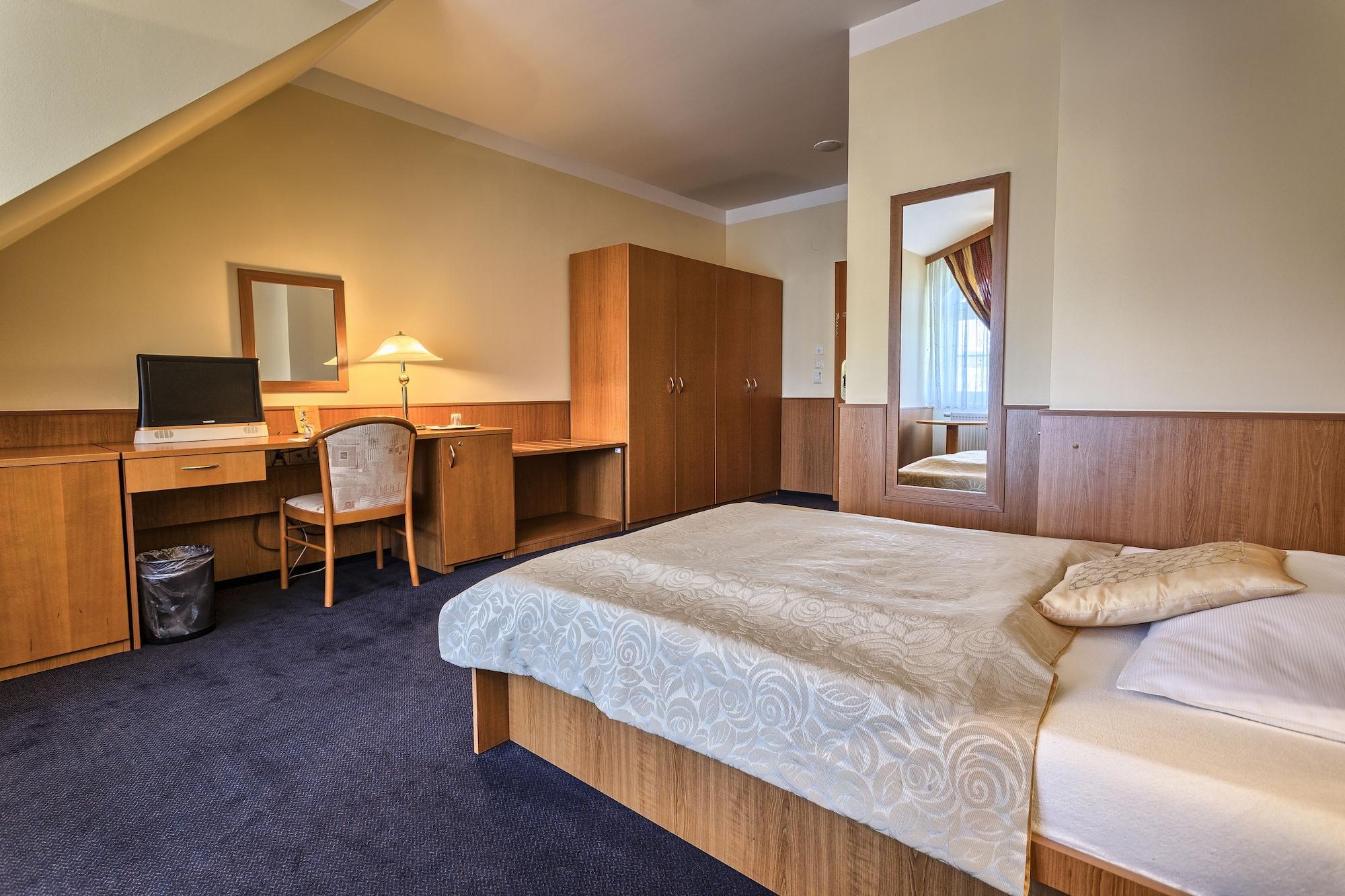 Wellness Hotel Babylon Liberec Ngoại thất bức ảnh