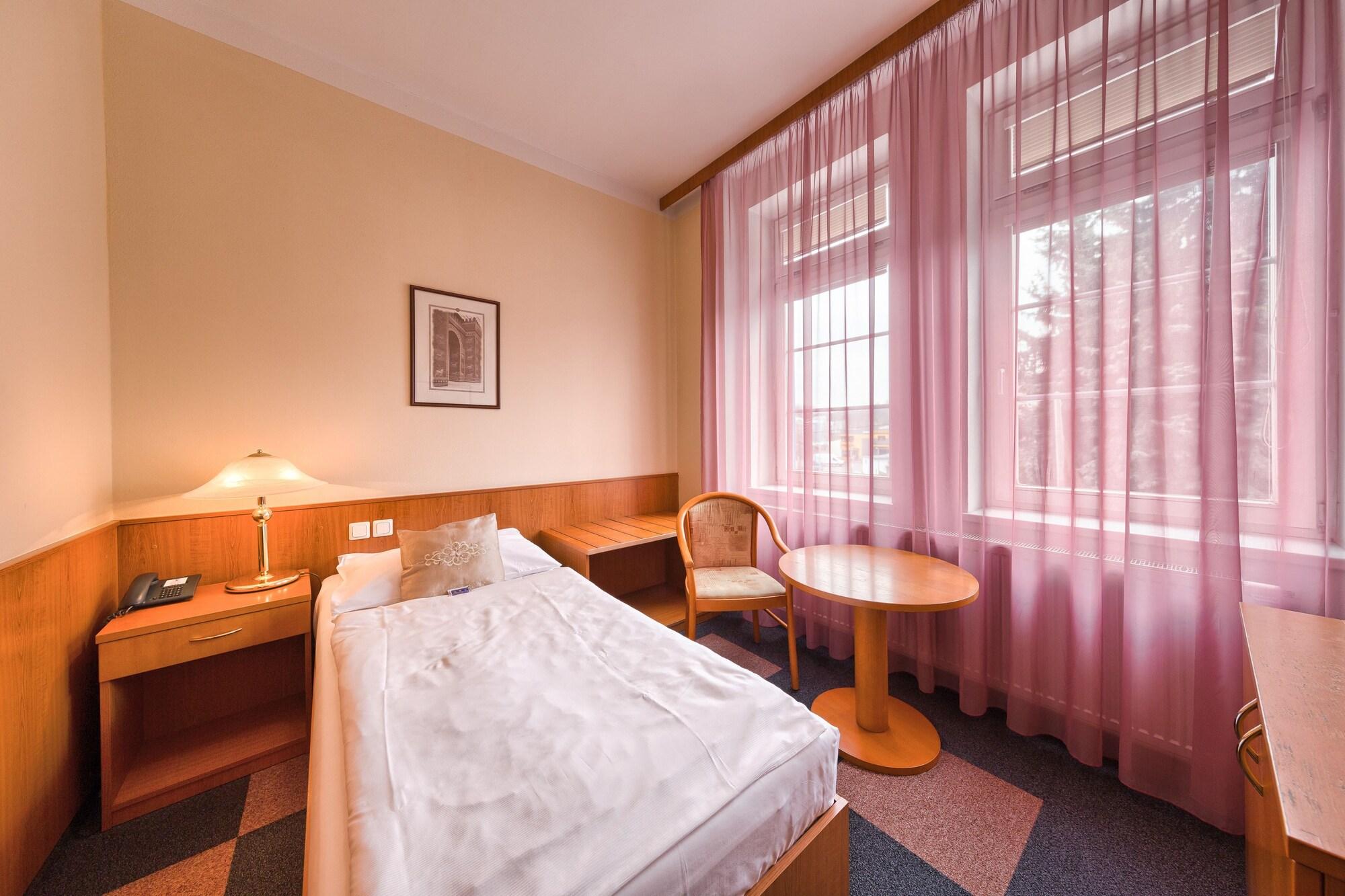 Wellness Hotel Babylon Liberec Ngoại thất bức ảnh