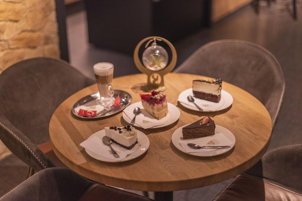 Wellness Hotel Babylon Liberec Ngoại thất bức ảnh