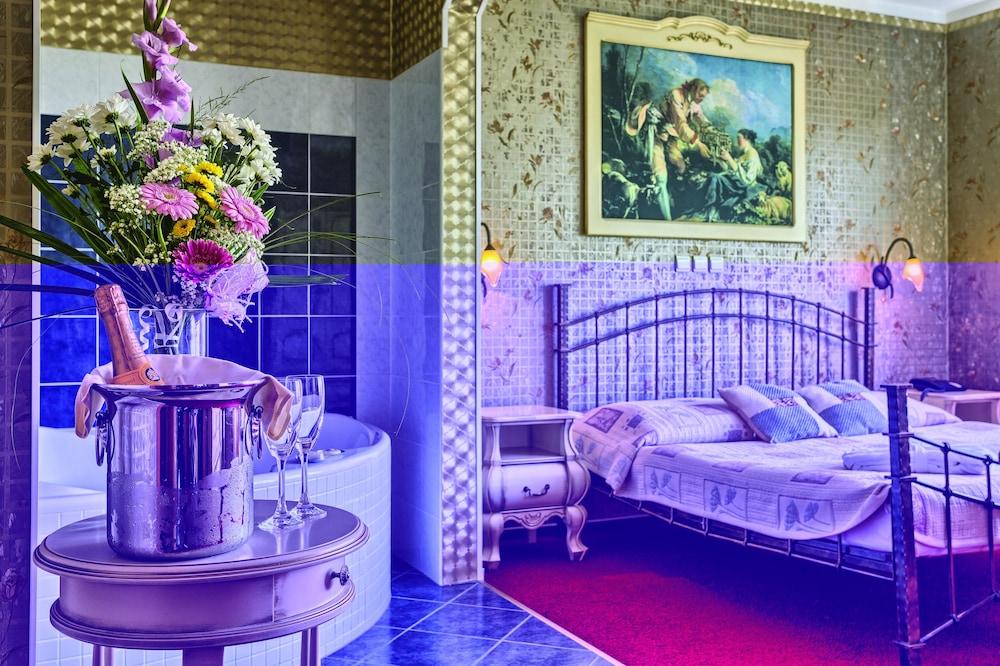 Wellness Hotel Babylon Liberec Ngoại thất bức ảnh