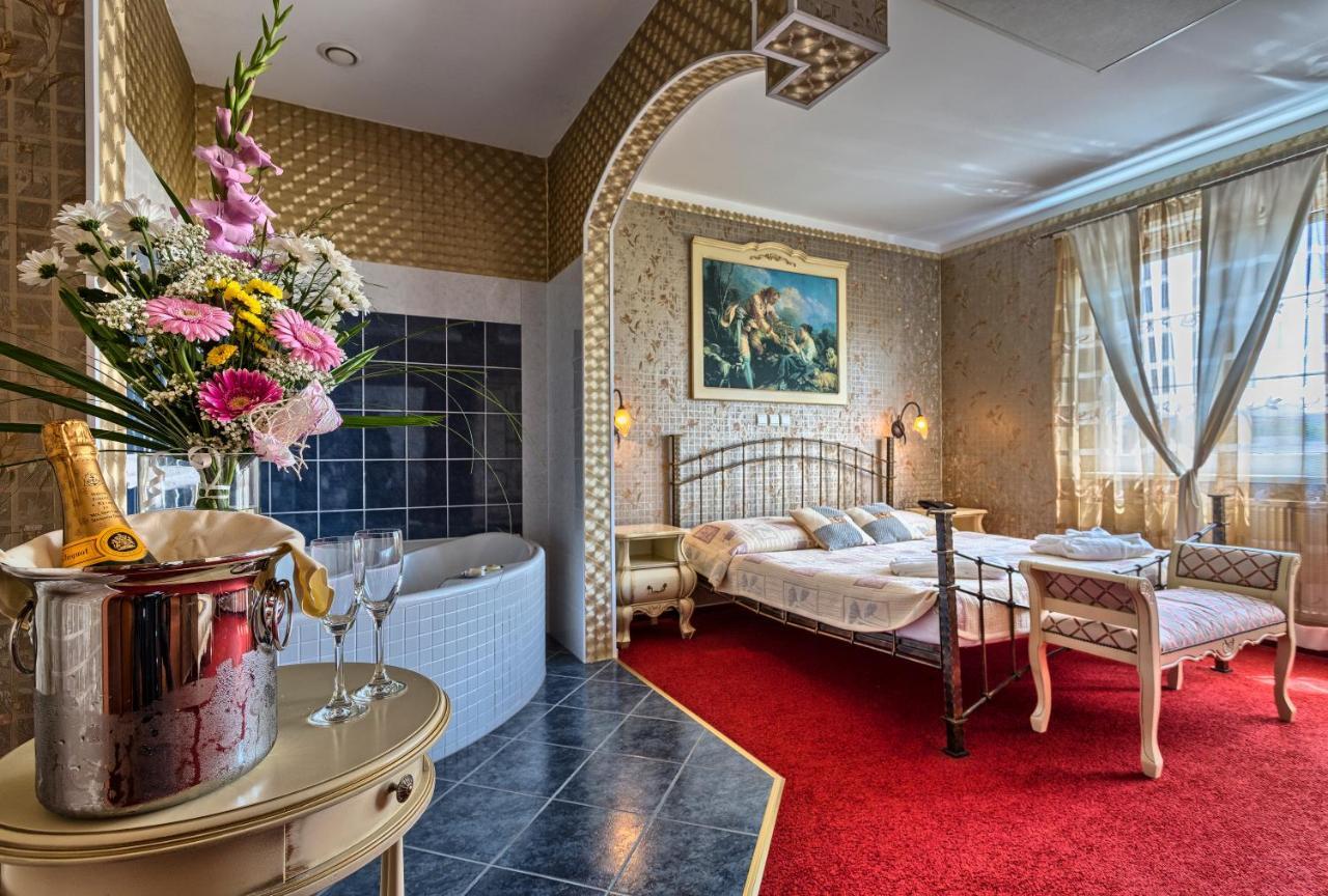Wellness Hotel Babylon Liberec Ngoại thất bức ảnh
